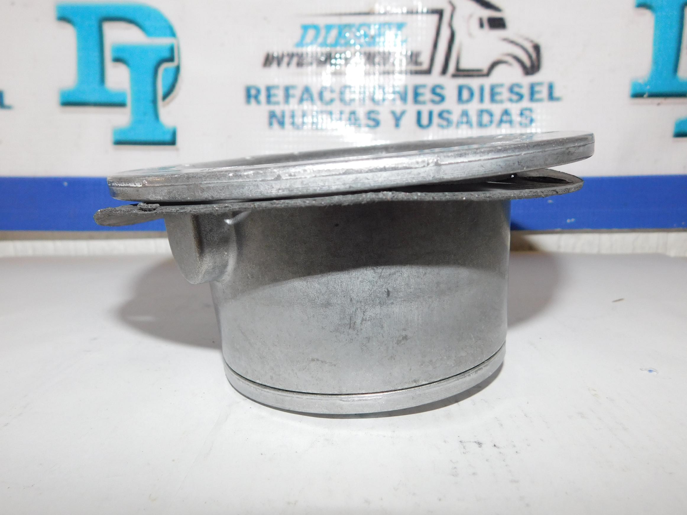 Tapa rueda delantera aluminio 6 TKL 74024