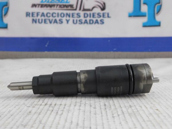 Inyector 926 Mercedes Benz 926 Nuevo Bosch 04 32193475