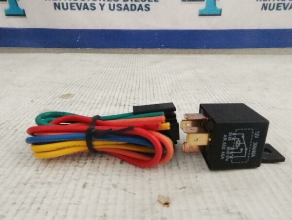 Porta relay con relay de 5 terminales reforzados Grote 84-1040