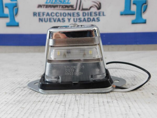 Luz de placa con cuerpo cromado de superficie y 2 diodos Automann 571.LD161L2-5