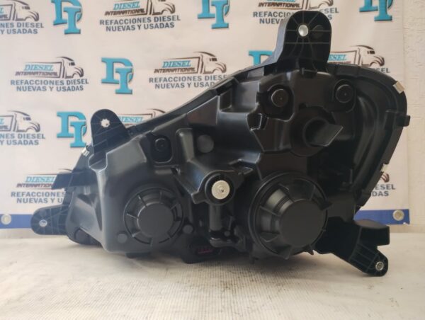 Faro principal con tira LED Kenworth T680