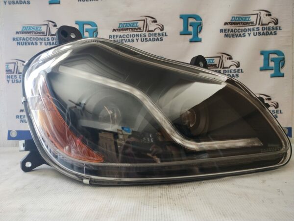 Faro principal con tira LED Kenworth T680 - Image 3