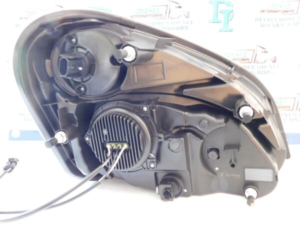 Faros principales LED Cascadia Automann 564.46029BM