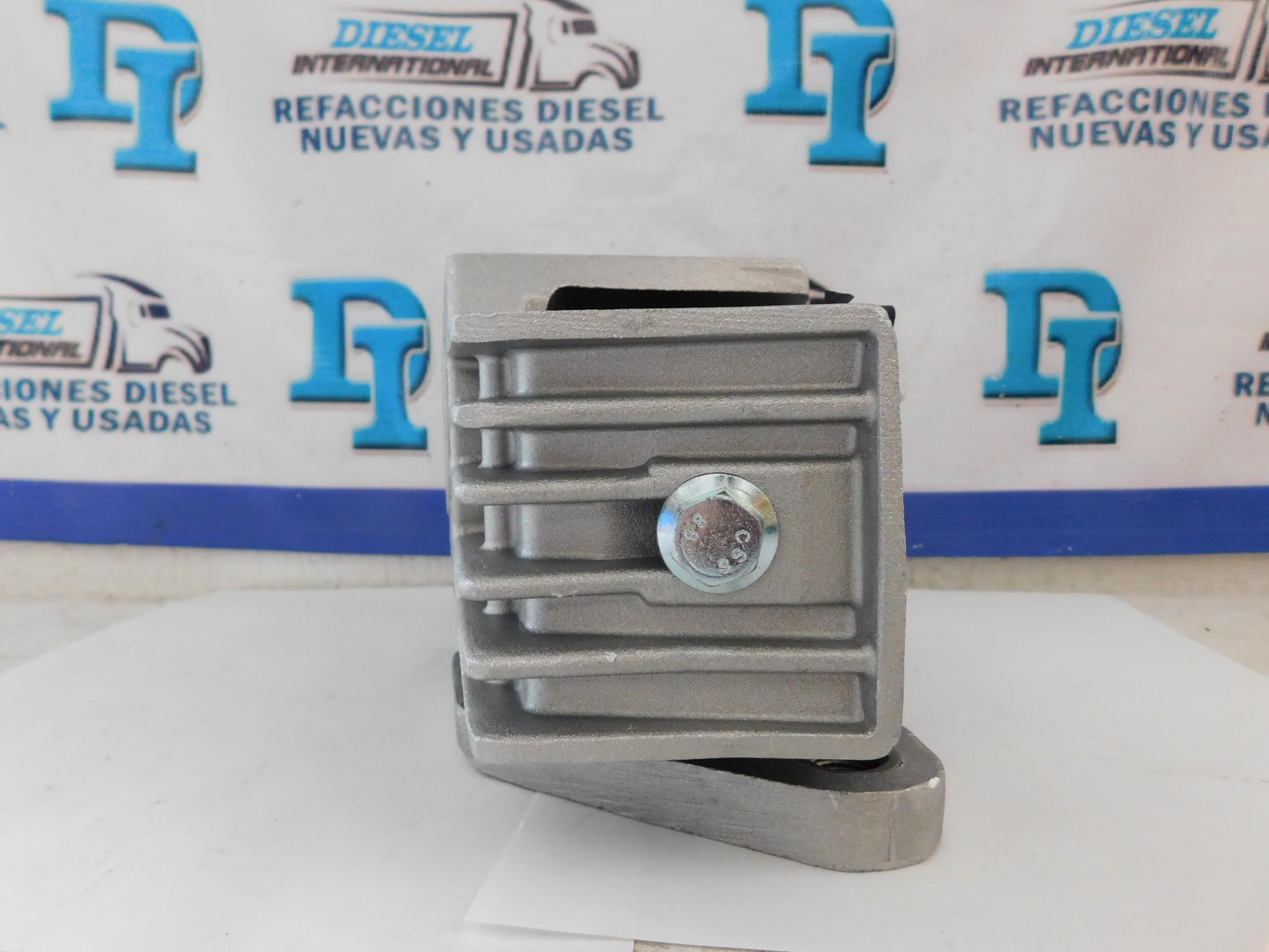 Soporte motor 904 3 barrenos 9582400118 SAMPA 011.417